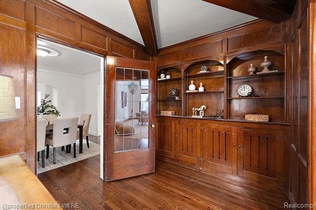 Builiding view eight for 18645 Roselawn, Detroit, MI. 48221