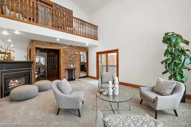 Builiding view fifteen for 18645 Roselawn, Detroit, MI. 48221