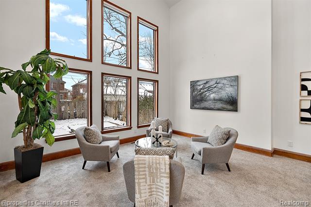 Builiding view one for 18645 Roselawn, Detroit, MI. 48221