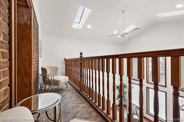 Builiding view thirty one for 18645 Roselawn, Detroit, MI. 48221