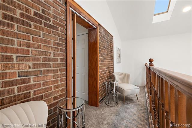 Builiding view thirty two for 18645 Roselawn, Detroit, MI. 48221