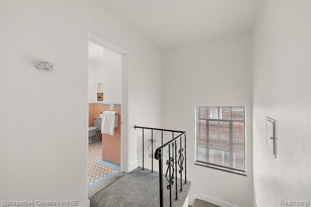 Builiding view twenty five for 18645 Roselawn, Detroit, MI. 48221