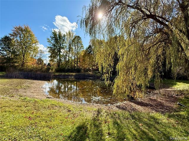 Builiding view twenty eight for 835 Lake George, Attica, MI. 48412