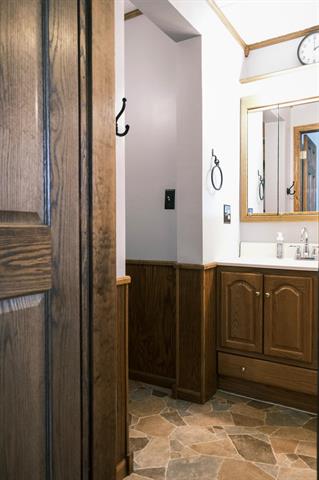 Builiding view eighteen for 14 Cole St, Quincy, MI. 49082