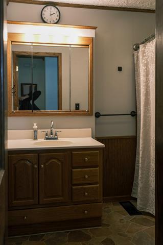 Builiding view nineteen for 14 Cole St, Quincy, MI. 49082