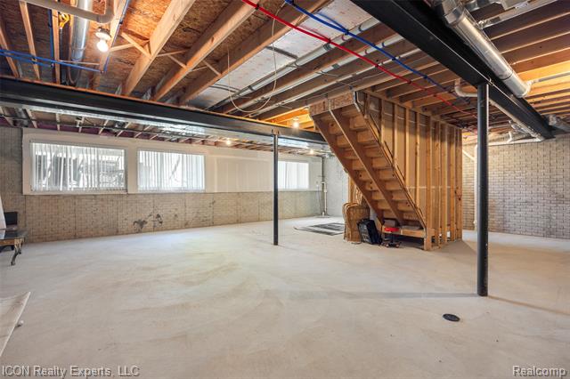Builiding view forty one for 14789 North Park, Utica, MI. 48315