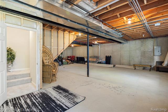 Builiding view forty two for 14789 North Park, Utica, MI. 48315