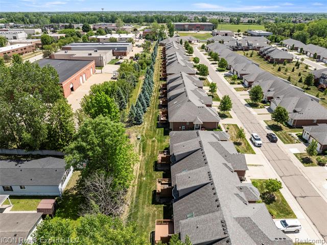 Builiding view seven for 14789 North Park, Utica, MI. 48315