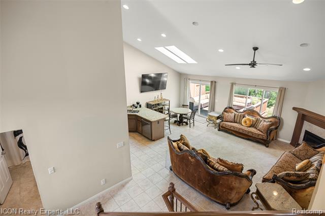 Builiding view thirty eight for 14789 North Park, Utica, MI. 48315