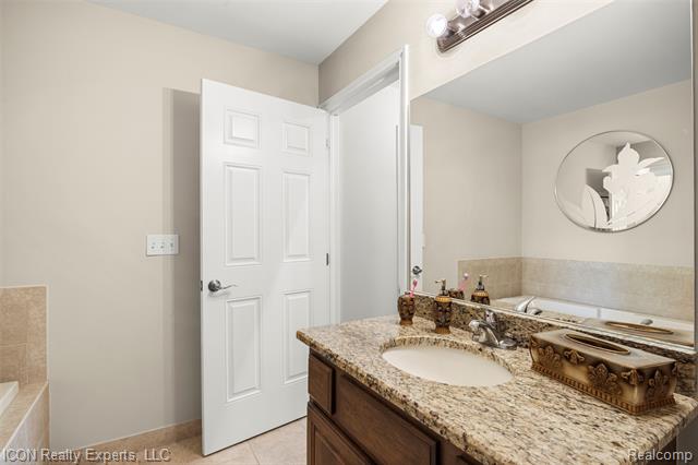 Builiding view thirty for 14789 North Park, Utica, MI. 48315