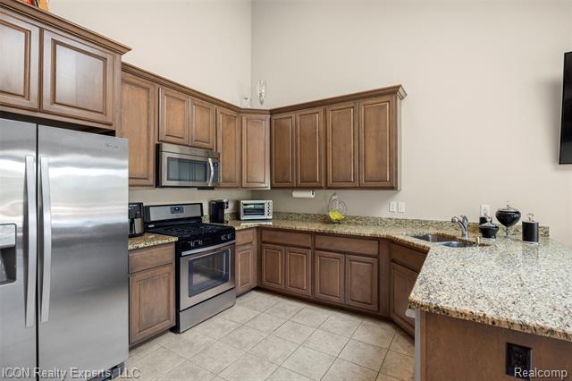 Builiding view twelve for 14789 North Park, Utica, MI. 48315