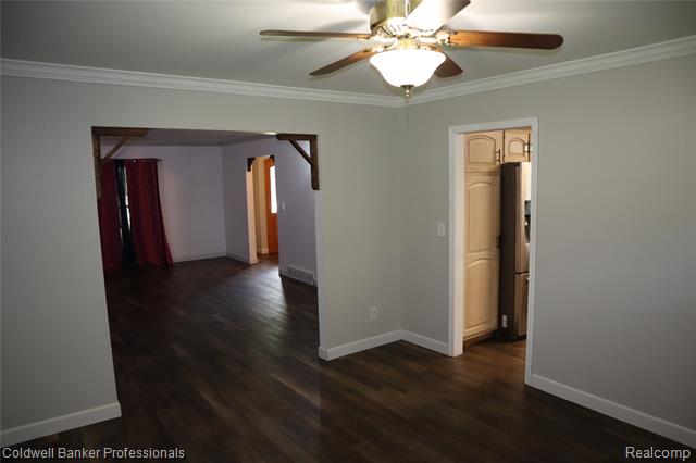 Builiding view eight for 5435 Sycamore, Burton, MI. 48509