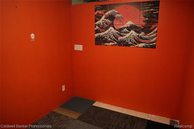 Builiding view forty three for 5435 Sycamore, Burton, MI. 48509