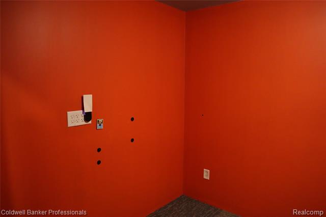 Builiding view forty two for 5435 Sycamore, Burton, MI. 48509