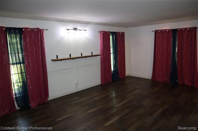 Builiding view four for 5435 Sycamore, Burton, MI. 48509