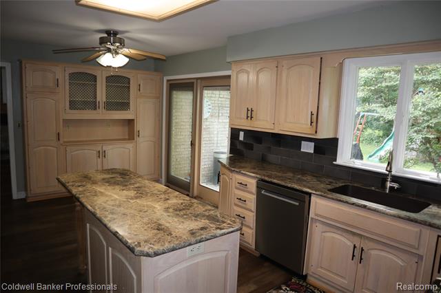 Builiding view nine for 5435 Sycamore, Burton, MI. 48509