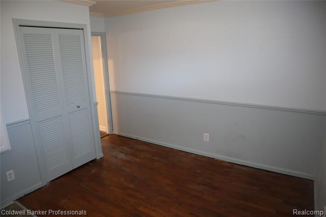 Builiding view sixteen for 5435 Sycamore, Burton, MI. 48509