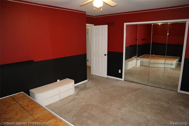 Builiding view thirty six for 5435 Sycamore, Burton, MI. 48509