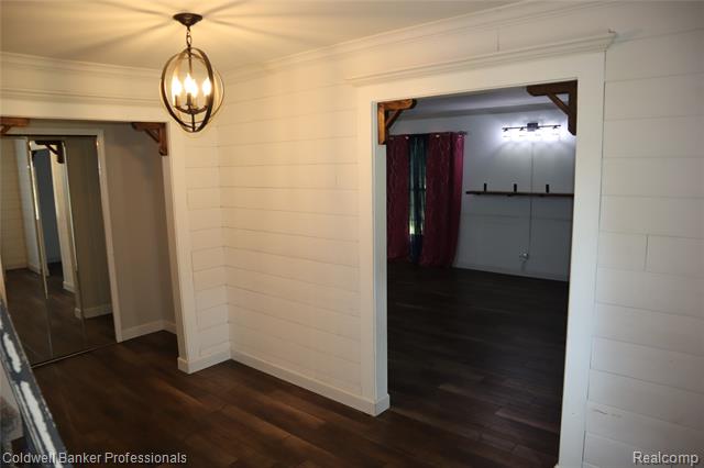 Builiding view two for 5435 Sycamore, Burton, MI. 48509