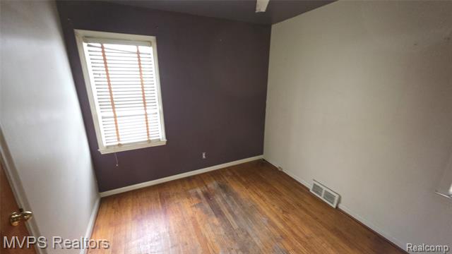 Builiding view thirteen for 15031 Eastburn, Detroit, MI. 48205