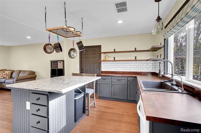 Builiding view ten for 5191 Pratt, Metamora, MI. 48455