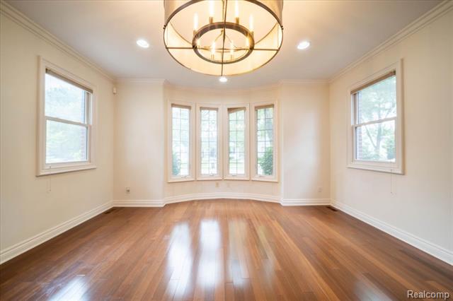 Builiding view five for 717 S Kenwood, Royal Oak, MI. 48067