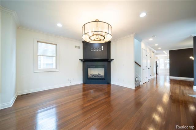 Builiding view four for 717 S Kenwood, Royal Oak, MI. 48067