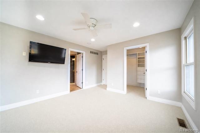 Builiding view fourteen for 717 S Kenwood, Royal Oak, MI. 48067