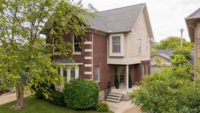 front view for 717 S Kenwood Ave, Royal Oak, Mi. 48067