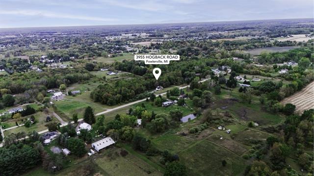 Builiding view two for 3955 Hogback, Fowlerville, MI. 48836