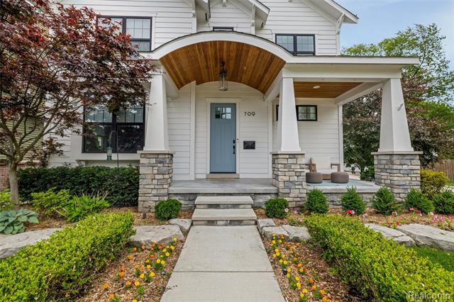 Builiding view one for 709 S Blair, Royal Oak, MI. 48067