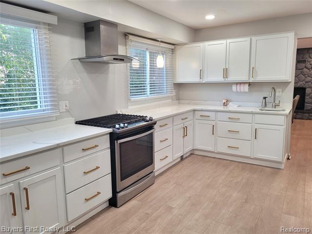 Builiding view eight for 14710 Loretta, Oak Park, MI. 48237