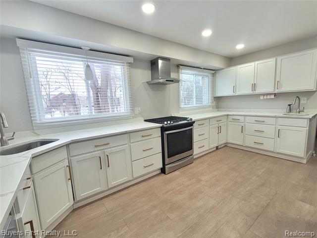 Builiding view six for 14710 Loretta, Oak Park, MI. 48237