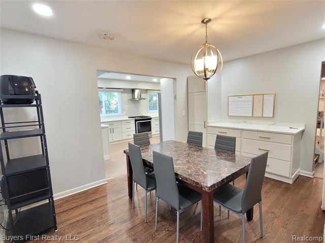 Builiding view thirteen for 14710 Loretta, Oak Park, MI. 48237