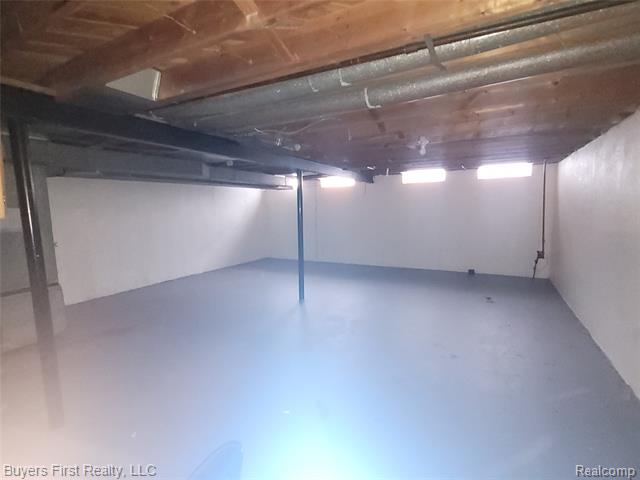 Builiding view twenty eight for 14710 Loretta, Oak Park, MI. 48237