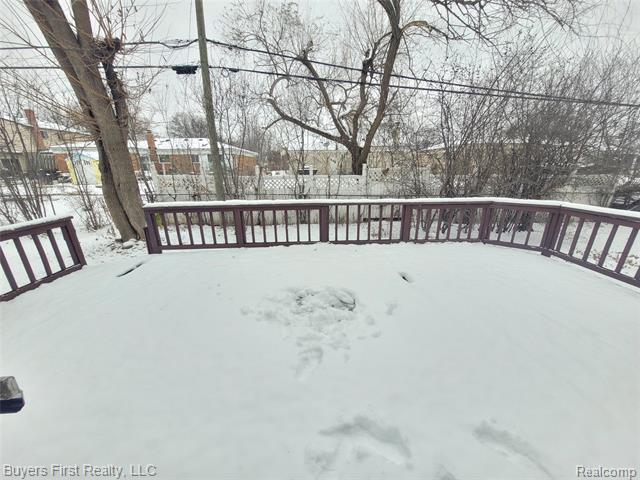 Builiding view twenty four for 14710 Loretta, Oak Park, MI. 48237