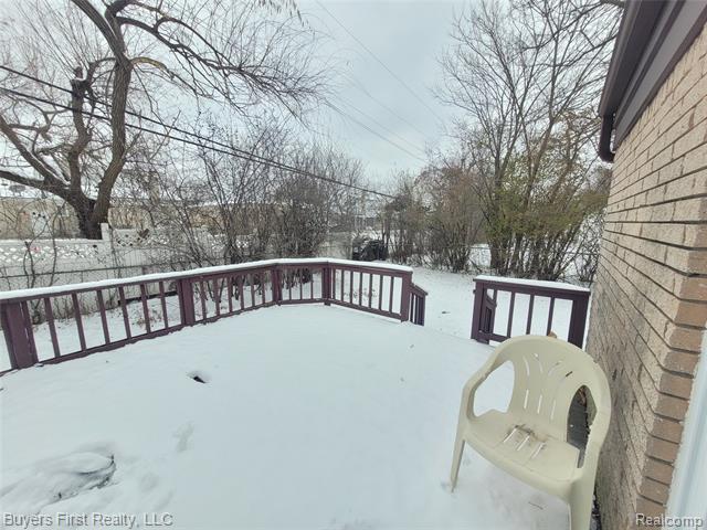 Builiding view twenty six for 14710 Loretta, Oak Park, MI. 48237