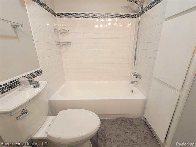 Builiding view twenty for 14710 Loretta, Oak Park, MI. 48237