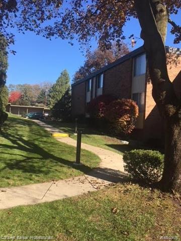 Builiding view four for 4043 Maple Rd Apt D104, Bloomfield Hills, MI. 48301