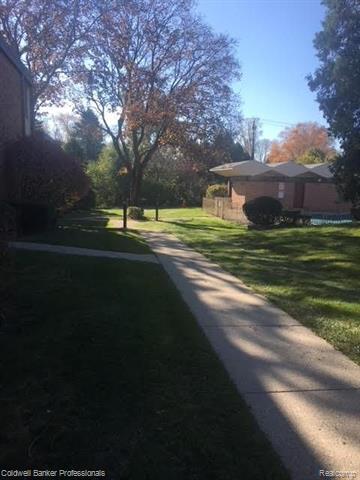 Builiding view one for 4043 Maple Rd Apt D104, Bloomfield Hills, MI. 48301