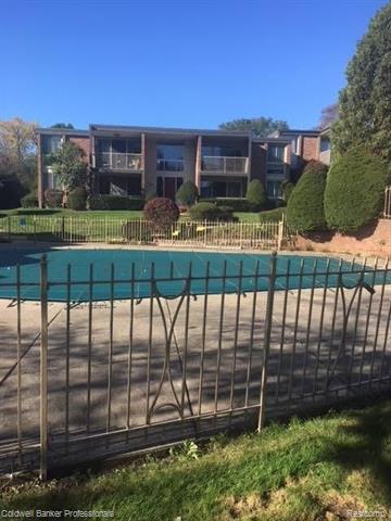 Builiding view three for 4043 Maple Rd Apt D104, Bloomfield Hills, MI. 48301