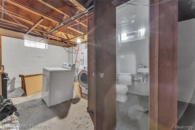 Builiding view twenty one for 5801 Oakman, Detroit, MI. 48204