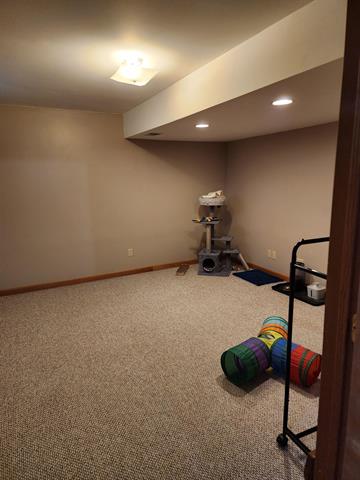 Builiding view forty four for 3400 Sturgeon Rd, Midland, MI. 48640