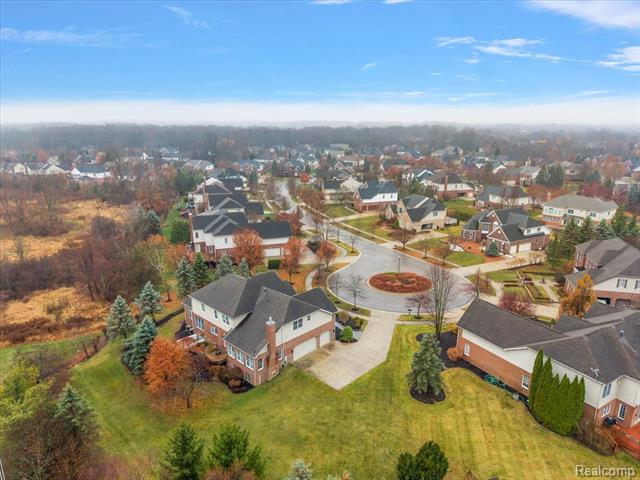 Builiding view eighty four for 26566 Anchorage, Novi, MI. 48374