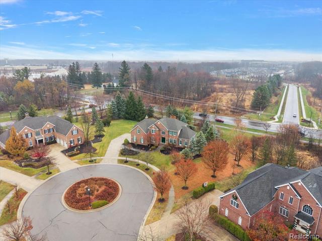 Builiding view eighty one for 26566 Anchorage, Novi, MI. 48374