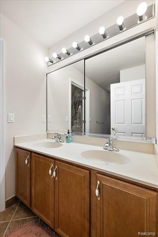 Builiding view fifty eight for 26566 Anchorage, Novi, MI. 48374