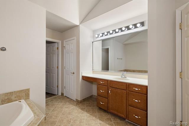 Builiding view forty five for 26566 Anchorage, Novi, MI. 48374