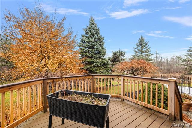 Builiding view seventy eight for 26566 Anchorage, Novi, MI. 48374