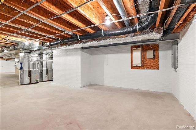 Builiding view seventy one for 26566 Anchorage, Novi, MI. 48374