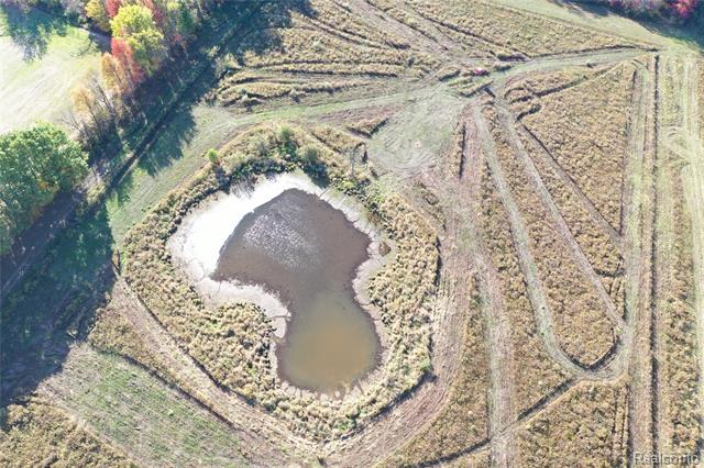 Builiding view thirty seven for 5537 Old State, North Branch, MI. 48461